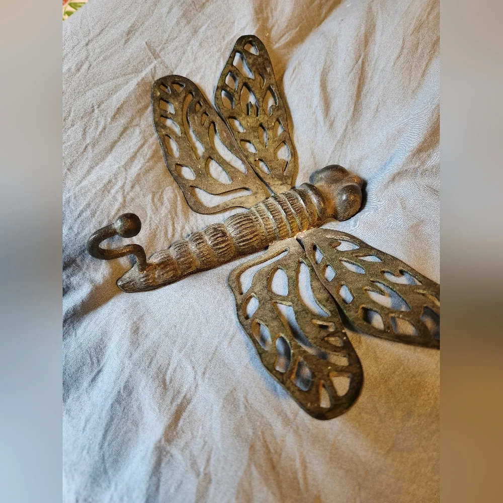 3 Decorative wall hooks 2 Dragonflys and Birds